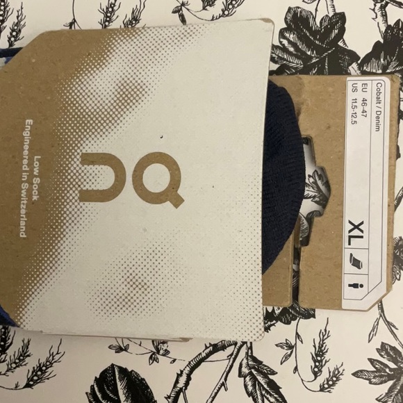 ON CLOUD SOCKS - Picture 2 of 5